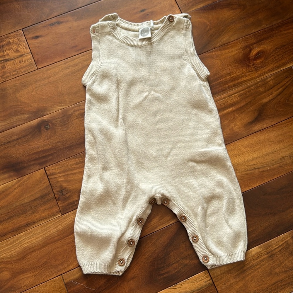 100% organic cotton, The Littlest button overalls, 3-6 months